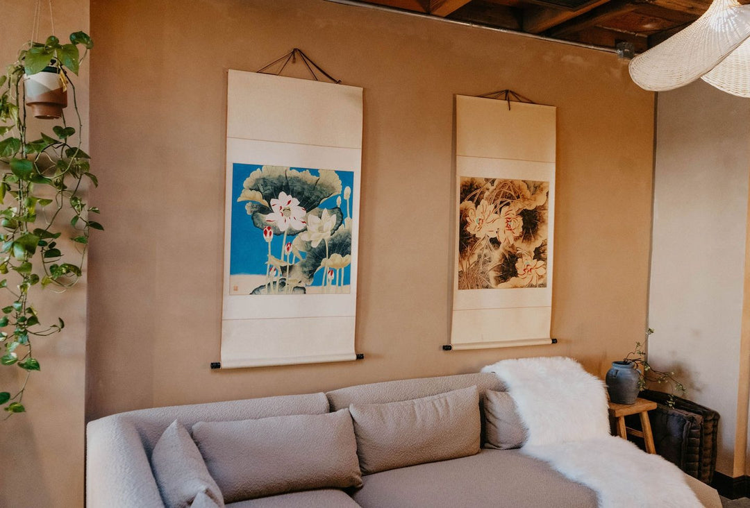 The clinic lounge with hanging scroll paintings